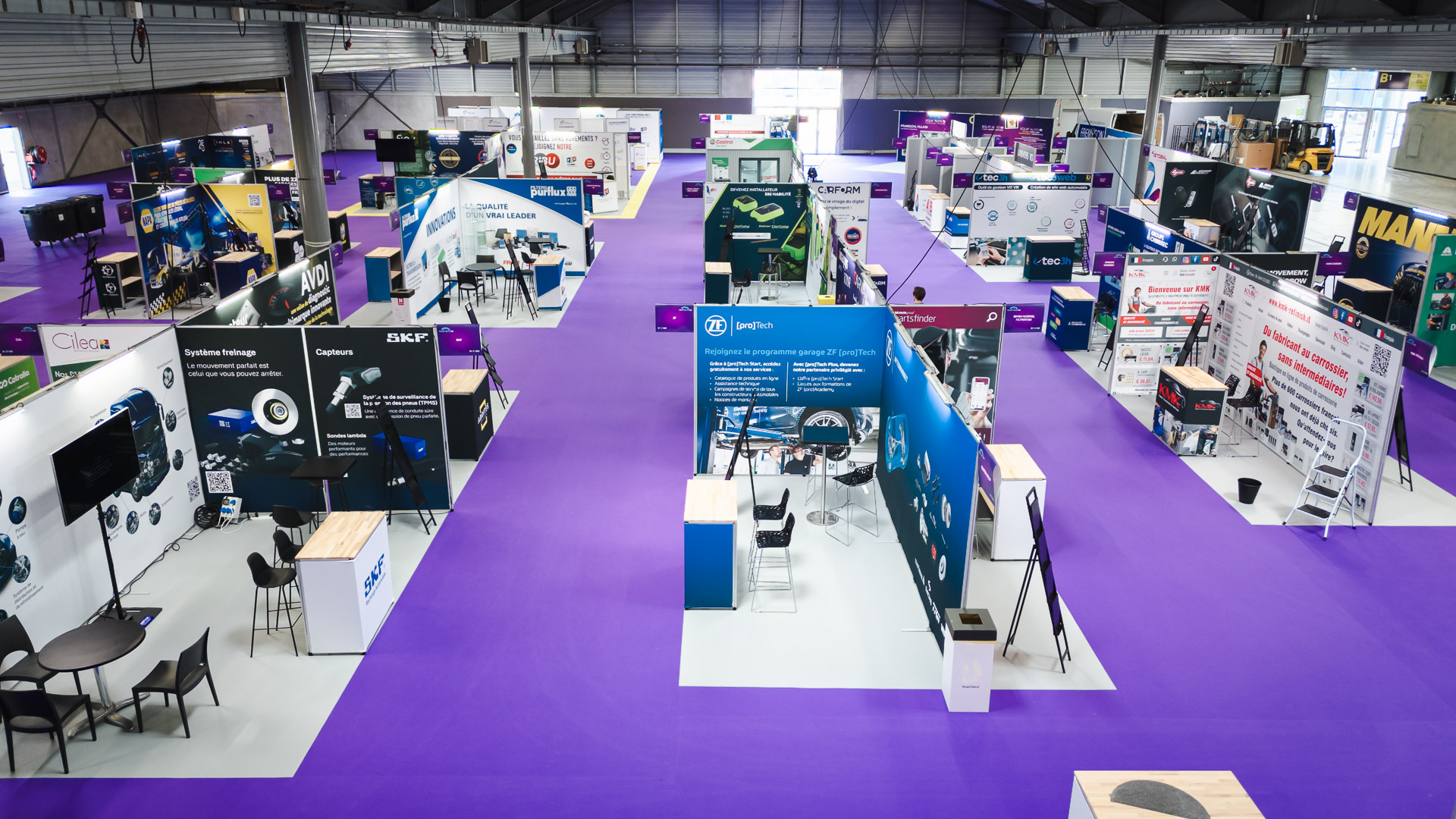 Montage salon EQUIP AUTO On Tour - Stands personnalisés