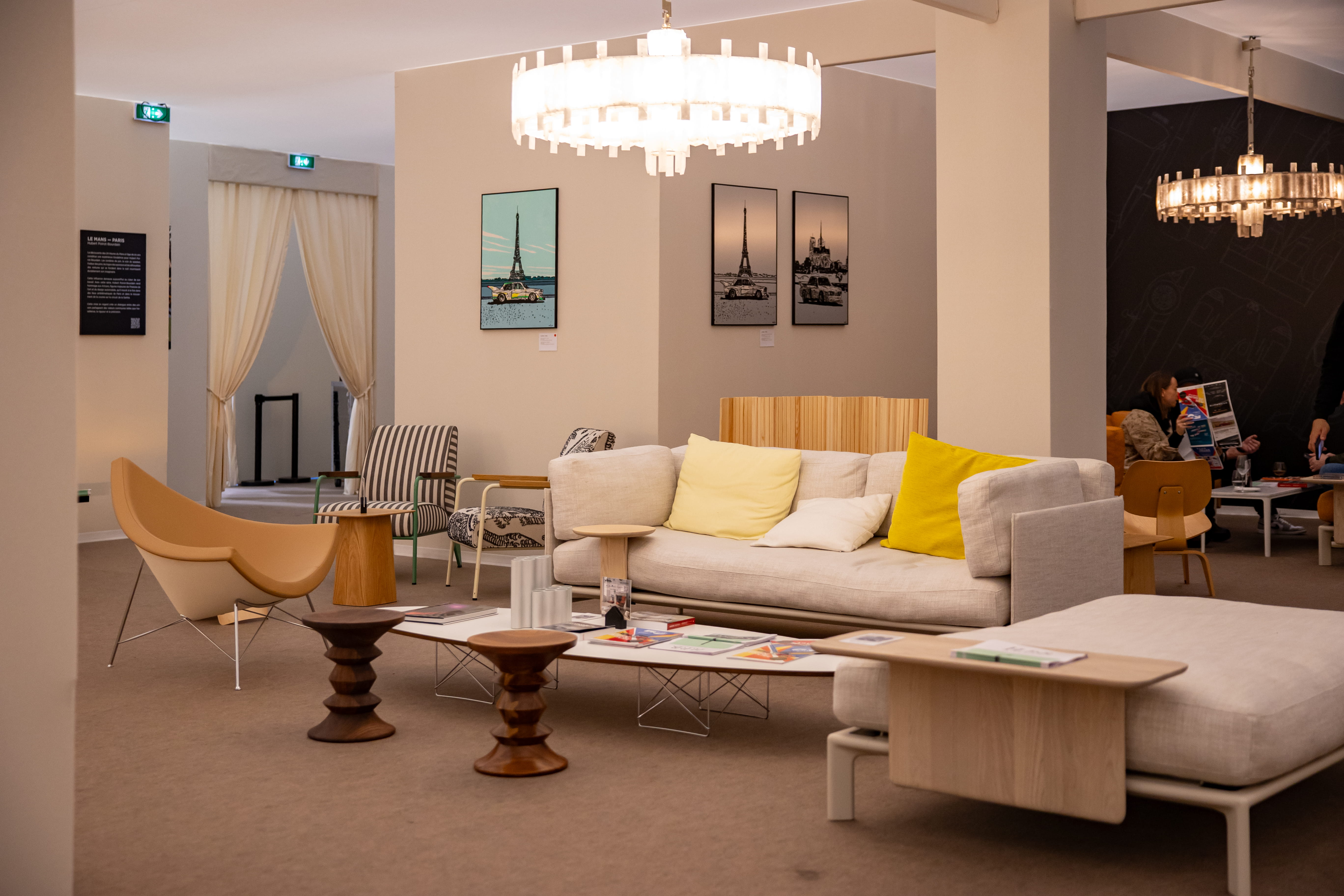 Installation générale Salon Rétrombile 2026 - Espace VIP Le Cercle