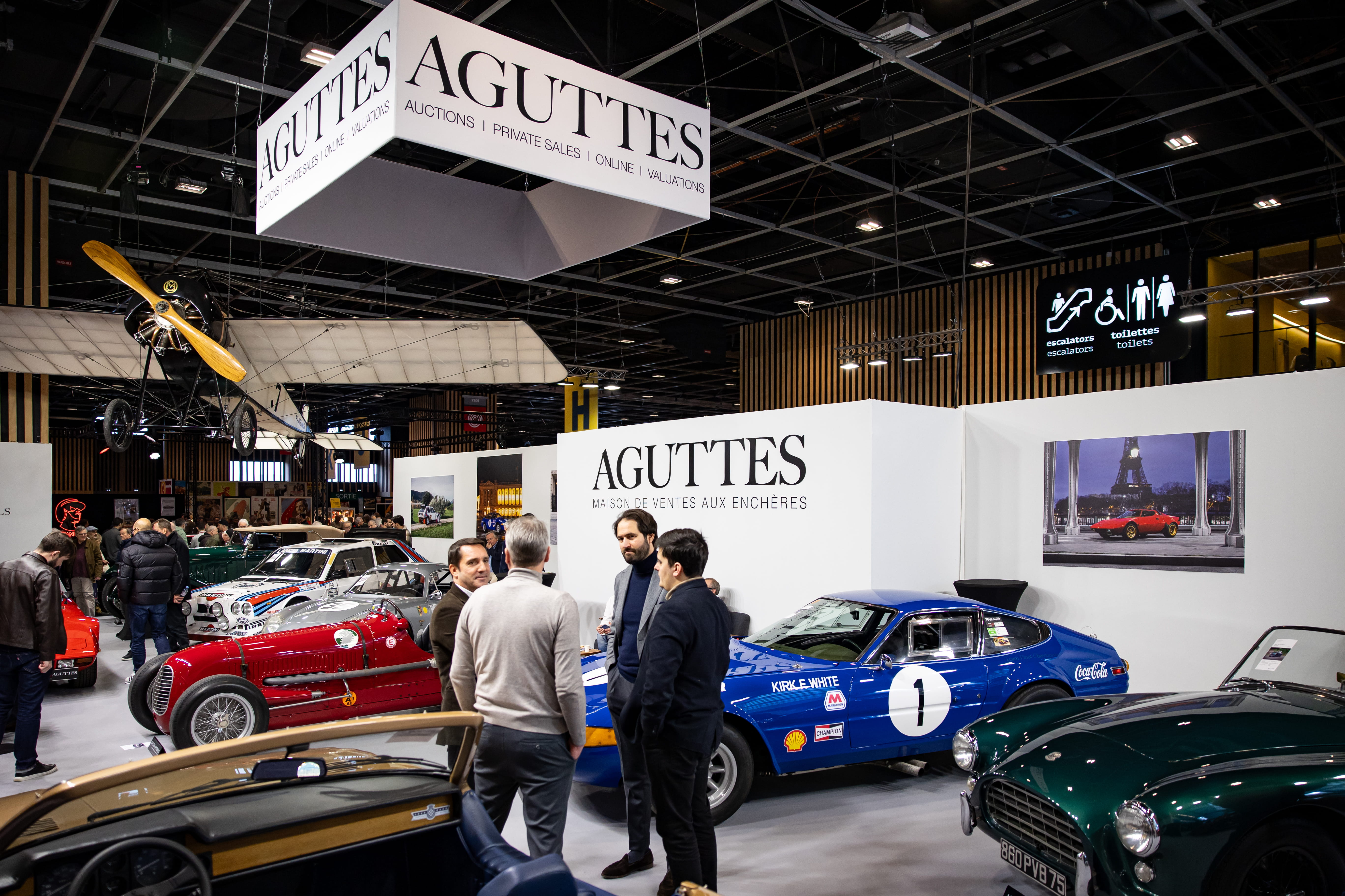 Installation générale Salon Rétrombile 2026 - Stand sur mesure Aguttes